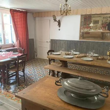 Le Des Nains Tatil Evi Querigut