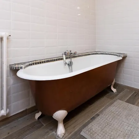 Le Des Nains Tatil Evi Querigut